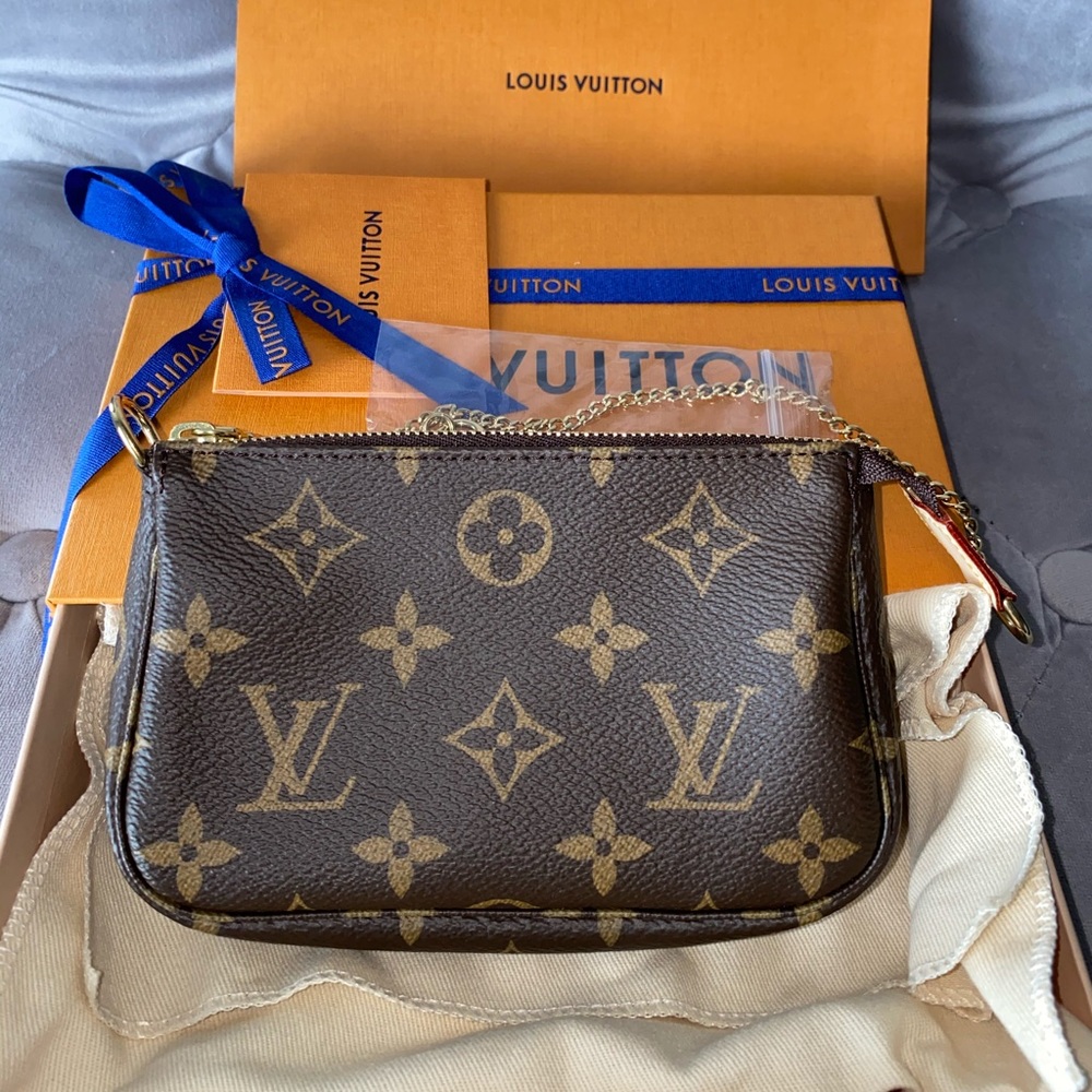 Louis Vuitton Mini Pochette Accessoires